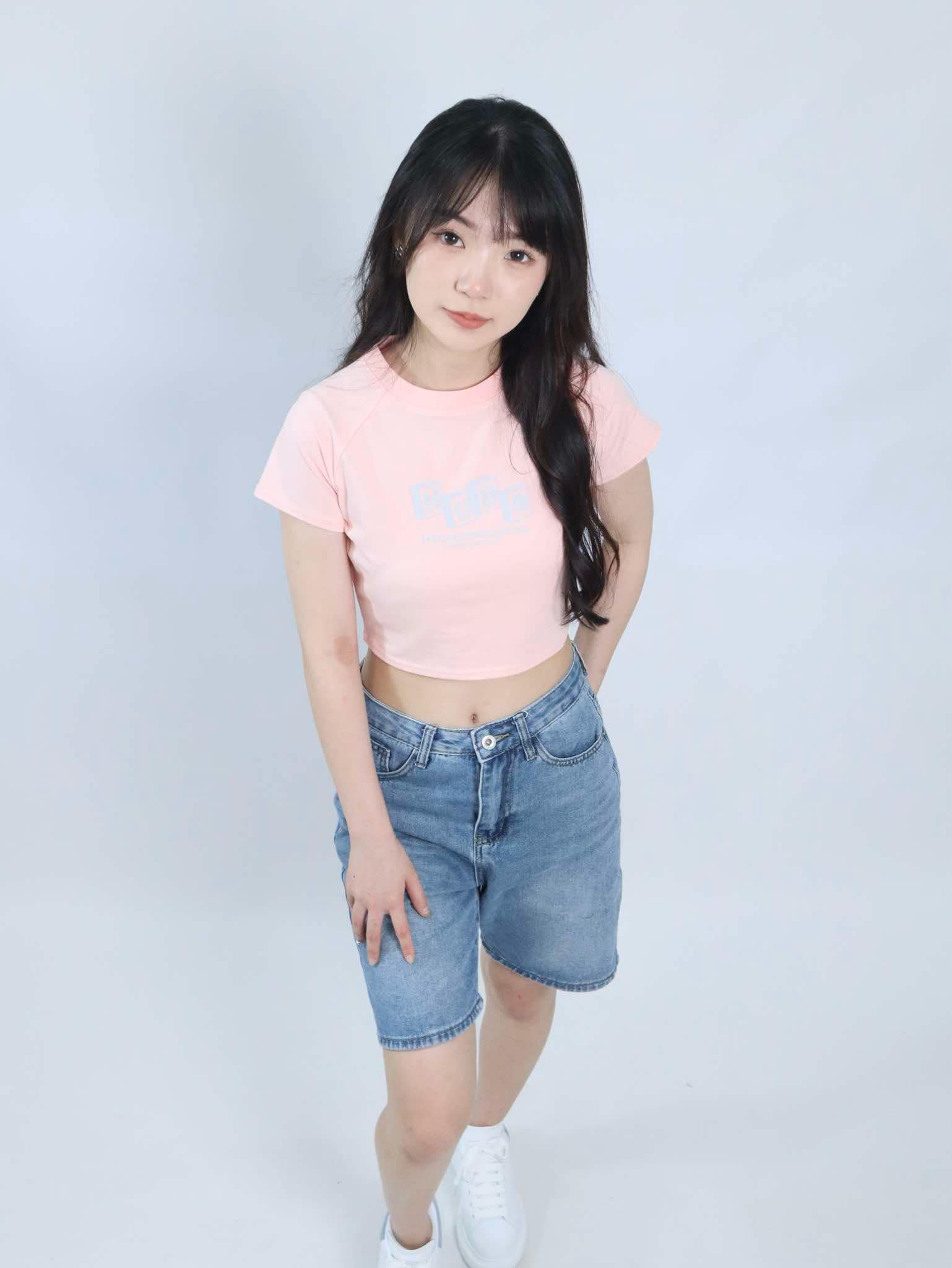 "HUB Mahjong" Crop Top