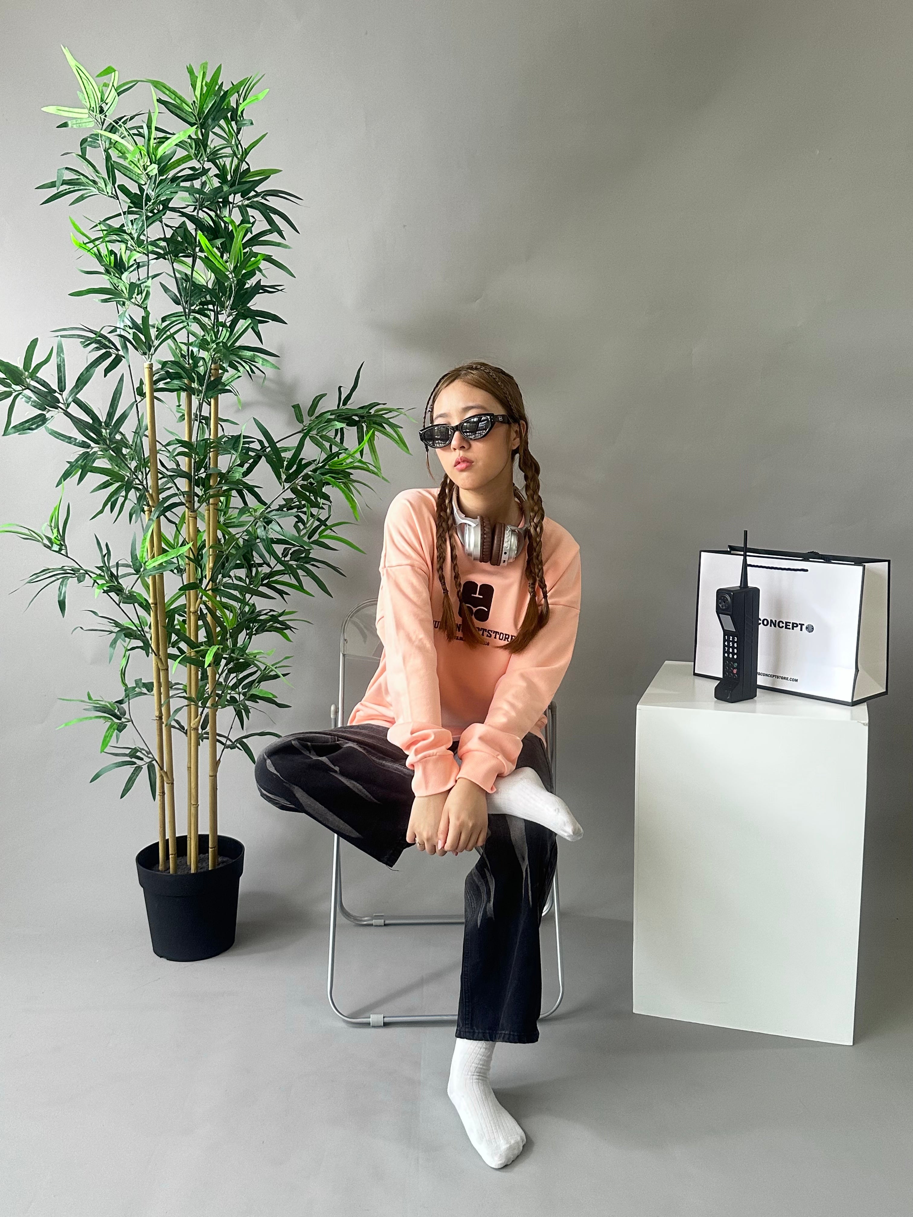 "Mono Frame" Sweater