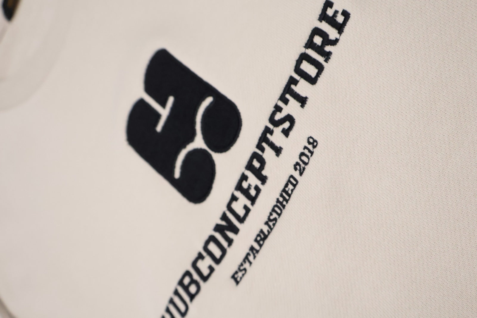 "Mono Frame" Sweater